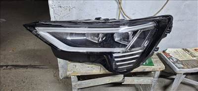 Audi Q8 E-tron bontott első fényszóró 4k1941781d