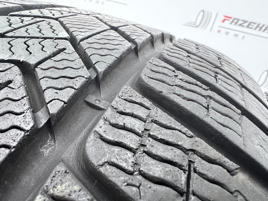 235/45 R18 Pirelli Sottozero téli gumi 6mm 4. kép