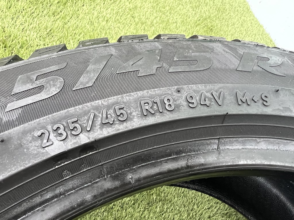 235/45 R18 Pirelli Sottozero téli gumi 6mm 5. kép