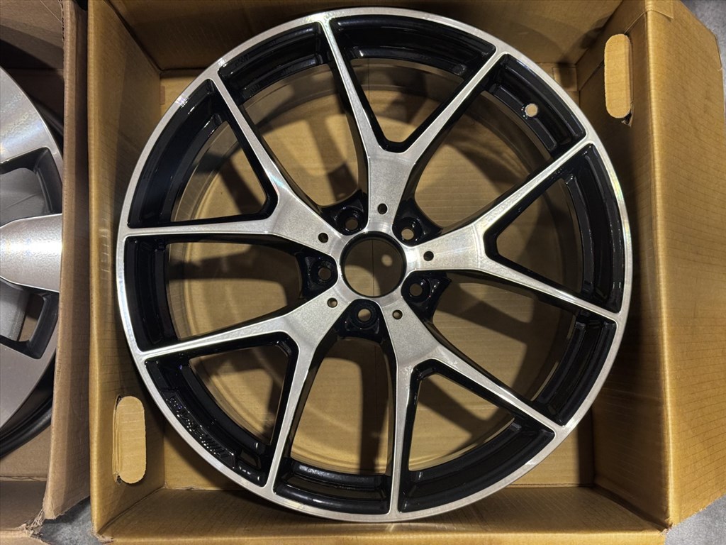 R20 Original Mercedes 9.5J ET22 - A2534015600 / A253 401 5600 1db alufelni felni 1. kép