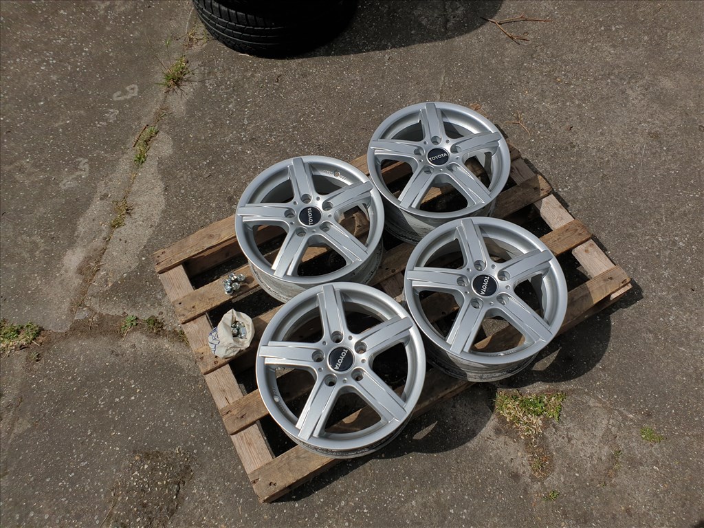 15" 5x114,3 Toyota 1. kép