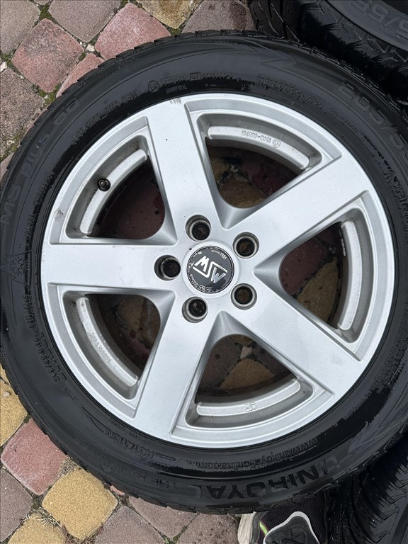  5x112 lyukosztású 16" használt alufelni, rajta használt gumi  4. kép