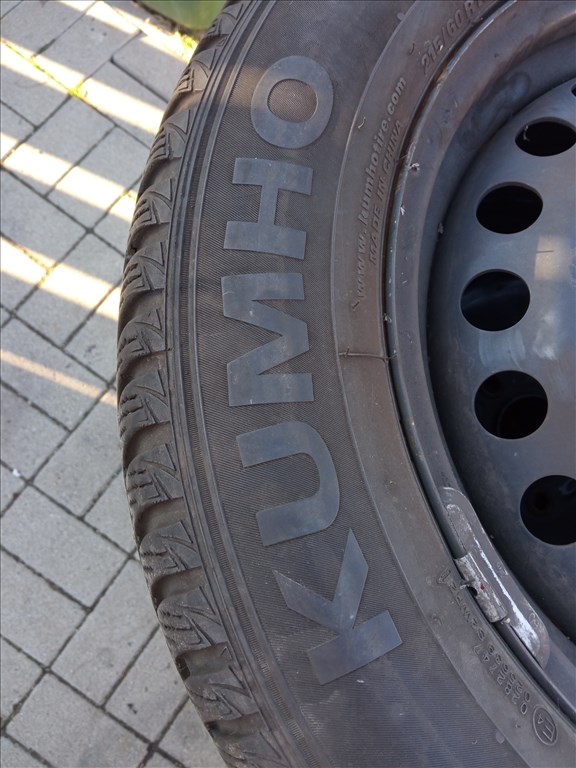  Ford 5x108 lyukosztású 16"lemezfelni,  215/60 Kumho téli gumival eladó. 2. kép