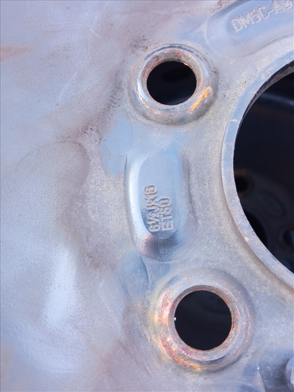  Ford 5x108 lyukosztású 16"lemezfelni,  215/60 Kumho téli gumival eladó. 5. kép