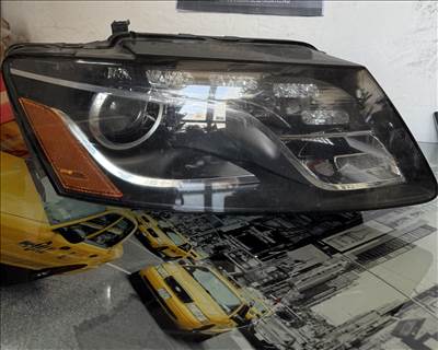 Audi Q5 8R jobb oldali fényszóró 8R0941004AH