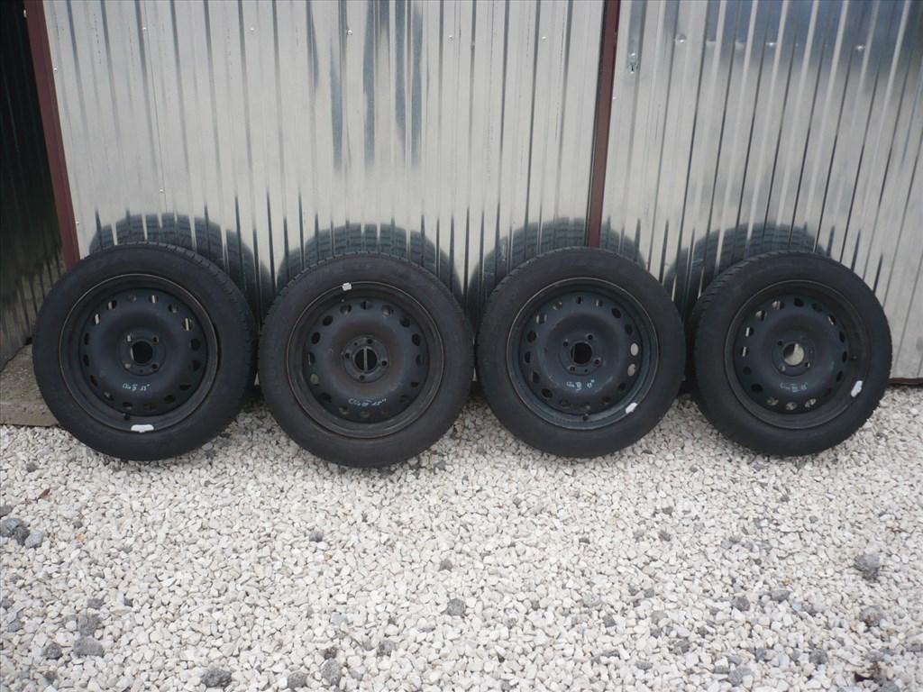  Renault Clio III felni nyárigumival  5. kép