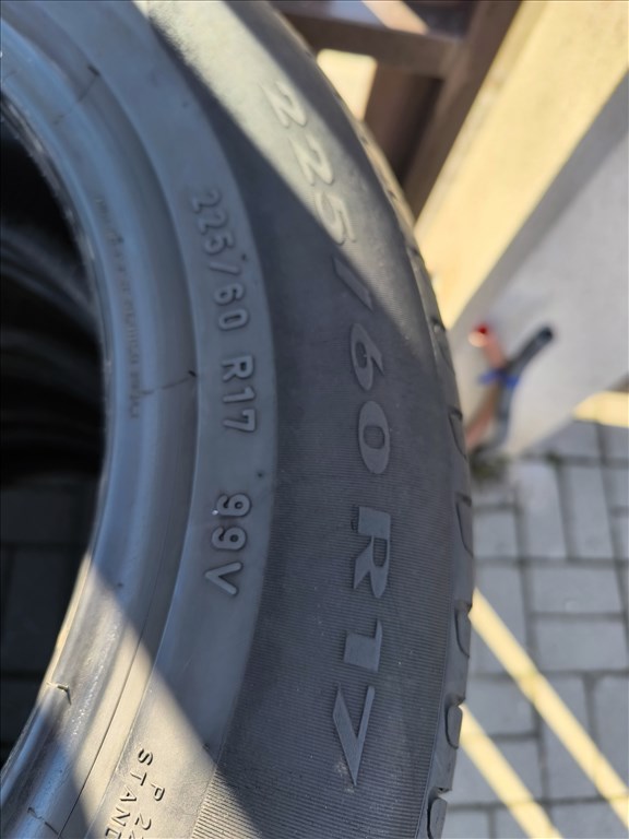  225/60R17"  Pirelli nyári gumi garnitúra eladó 21-22-es évjáratú! 4. kép