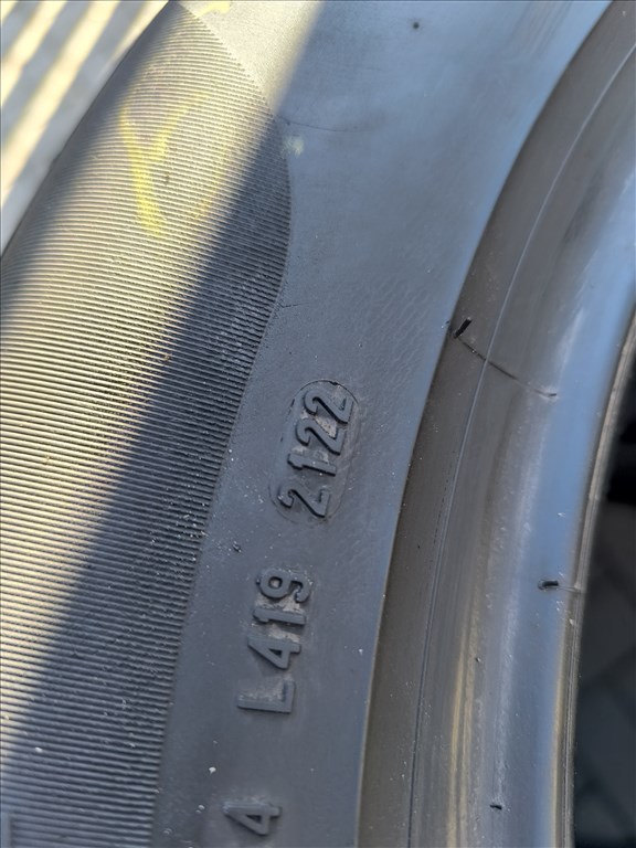  225/60R17"  Pirelli nyári gumi garnitúra eladó 21-22-es évjáratú! 5. kép