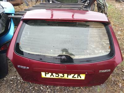 Mazda 323F BJ csomagtérajtó 