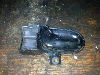 Suzuki Swift II Bal első Belső Kilincs *68290*