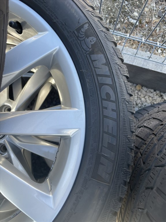  Golf 7 R 5x112 17" újszerű (gyári alufelni)  205/50  Michelin téli gumikkal   4. kép