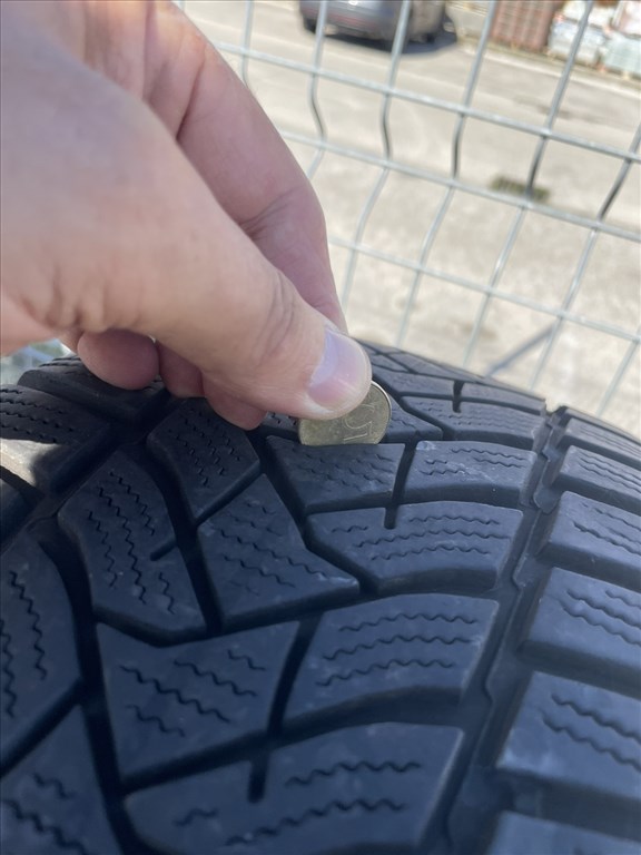  Golf 7 R 5x112 17" újszerű (gyári alufelni)  205/50  Michelin téli gumikkal   5. kép