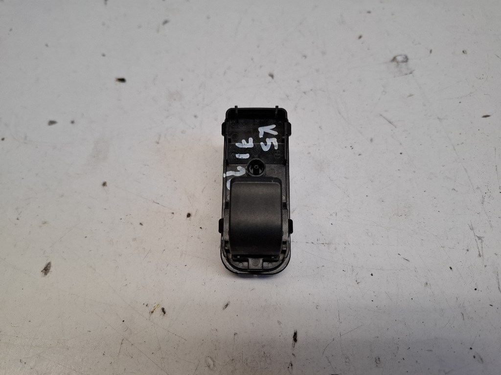 Mazda 3 (BM) jobb hátsó ablakemelõ kapcsoló 1. kép