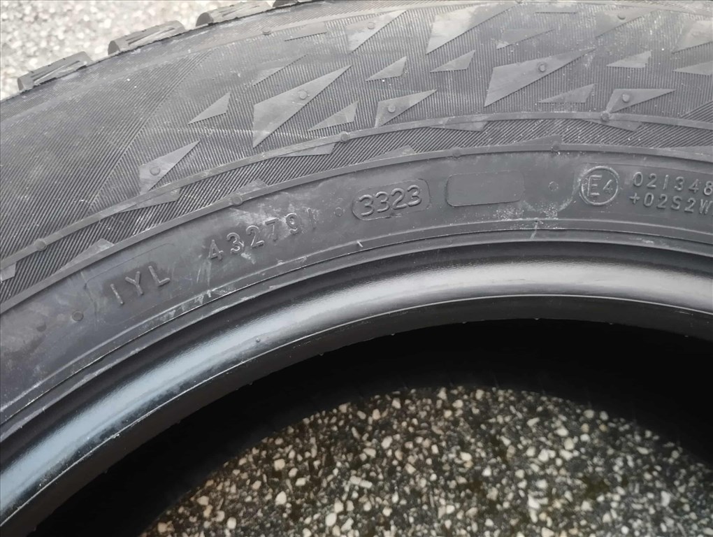 ÚJ 225/60 18 Nokian téli gumi r18 " DOT23 4. kép