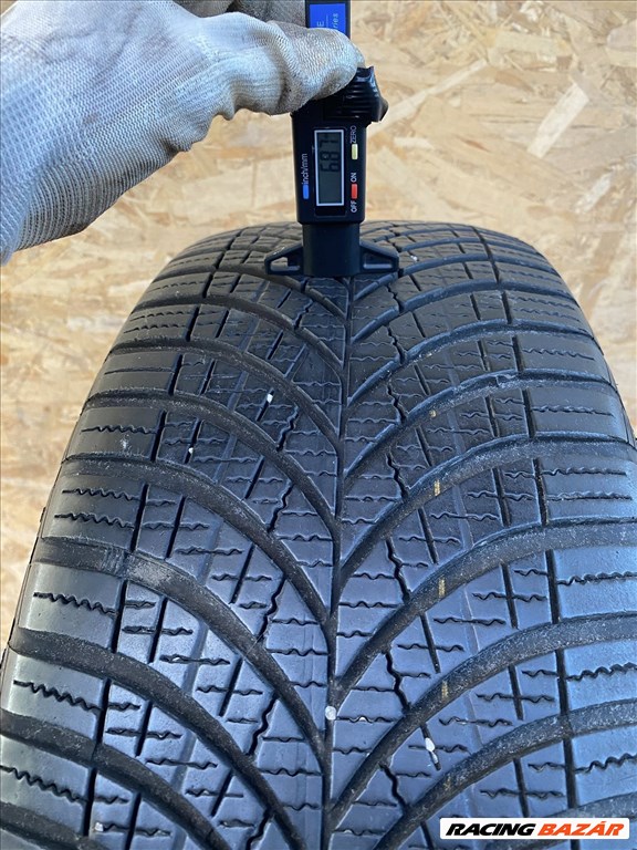  235/6017" használt Goodyear négyévszakos gumi gumi 2. kép