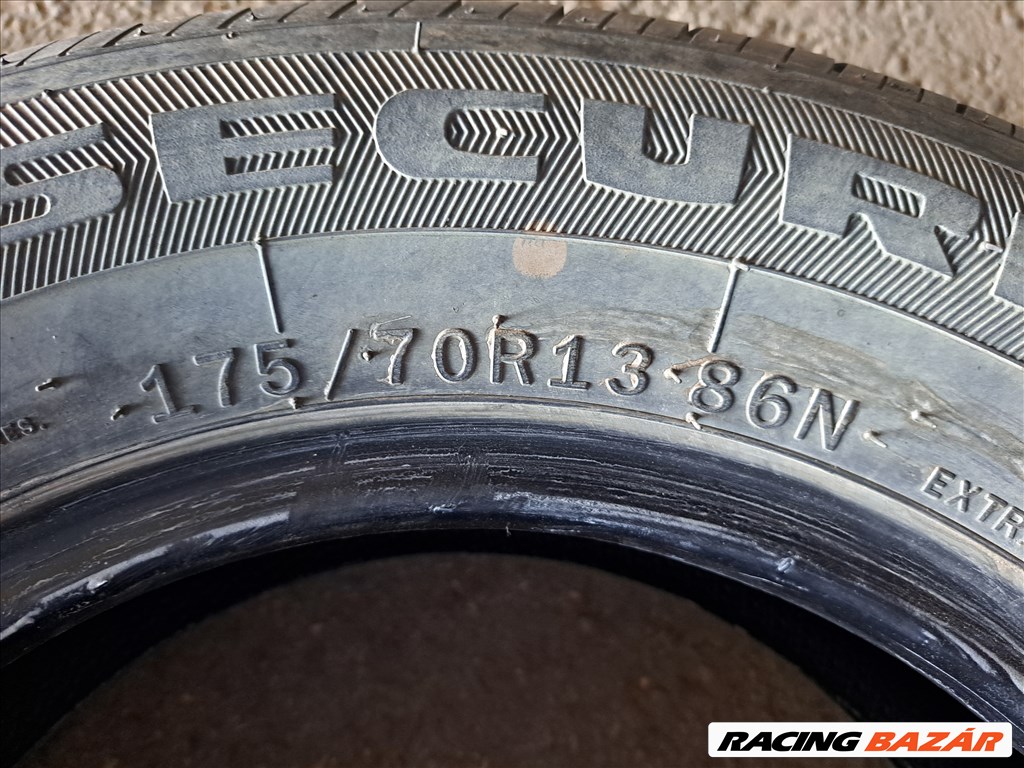 4db 175/70 R13 SECURITY Négyévszakos gumi eladó!!! ára! 9000Ft/db Állapota: 6mm minta 6. kép
