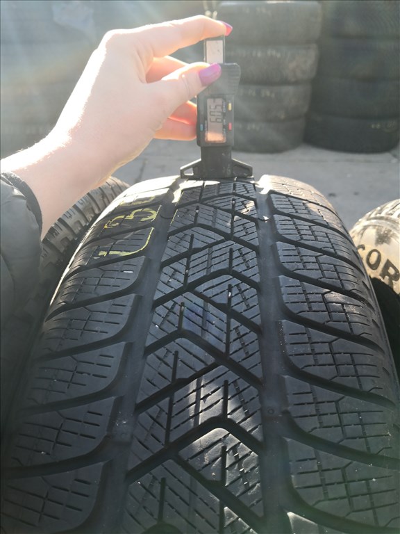 215/65 R17 Pirelli téli gumi 50000ft a 4db/303/ 2. kép