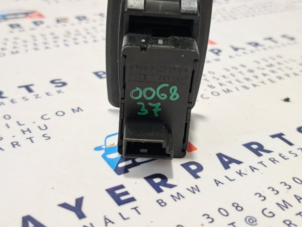 BMW E60 E61 jobb elsõ bal / jobb hátsó elektromos ablakemelõ kapcsoló gomb 4. kép