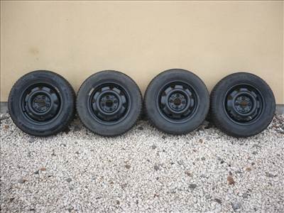  Audi-Volkswagen felni 4 évszakos gumival