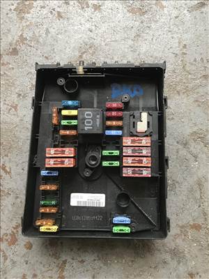 VW GOLF V_OCTAVIA II 2,0 BKD biztosíték tábla 1k0937125