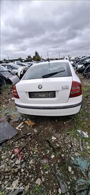 Skoda Octavia II bontott alkatrészei