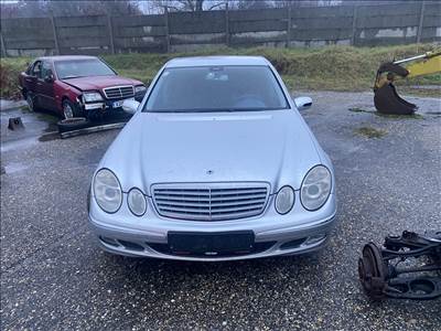 Mercedes E 280 (W211) bontott alkatrészei