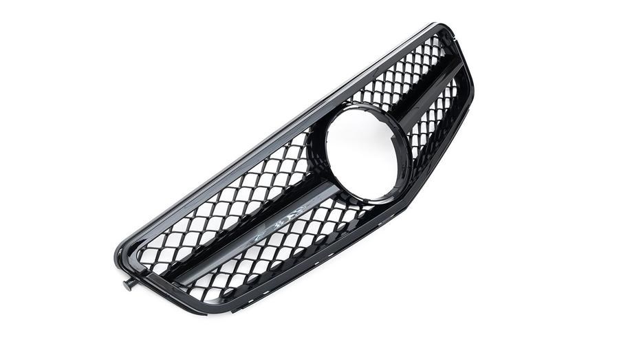 Mercedes Benz W204 lakk fekete hűtőrács C63 AMG stílusban 1. kép