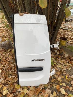 Dacia dokker csomagtérajtó Renault express hátsó szárnyas ajtó 