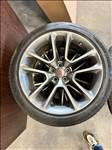  DODGE CHARGER 20" gyári felni 245/45 használt Bridgestone nyári gumival