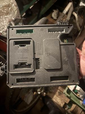 Renault Megane III BCM modul 284B17288R s180098501