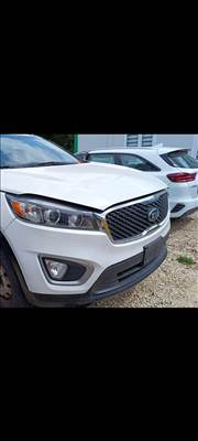 Kia Sorento (UM) bontott alkatrészei