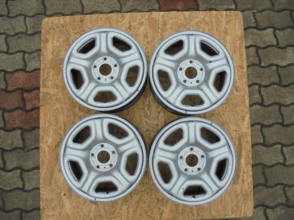 16-os 5 x 114.3-as gyári Dacia újszerű lemezfelni eladó 1. kép