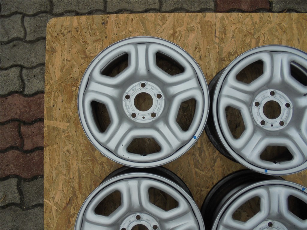 16-os 5 x 114.3-as gyári Dacia újszerű lemezfelni eladó 2. kép