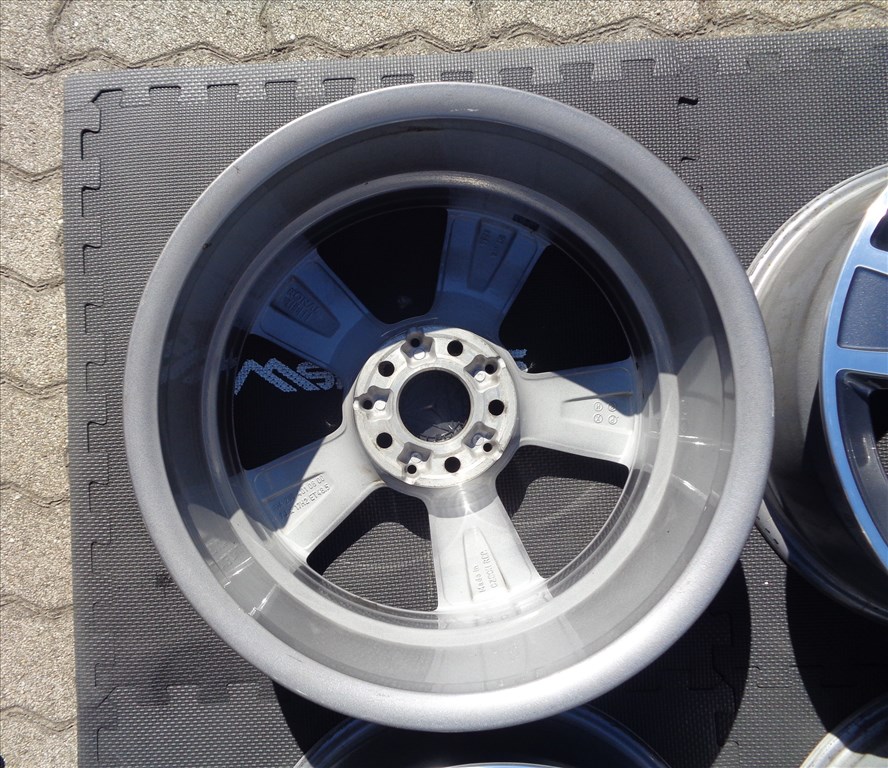 Mercedes gyári alufelni 17-es, szenzorral, grafit-polir újszerűen eladó. 6. kép