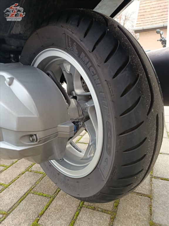 Suzuki Burgman 400 (2009) 5. kép