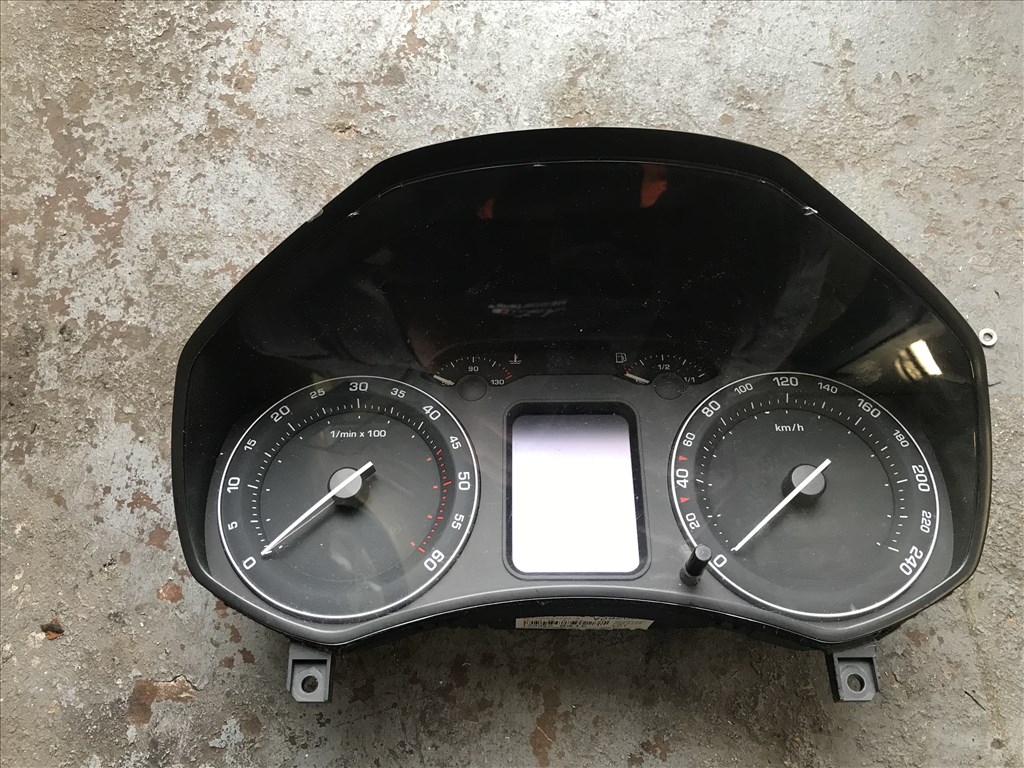 Skoda Octavia II 2,0 PD BKD * óracsoport 1z0920841e 1. kép