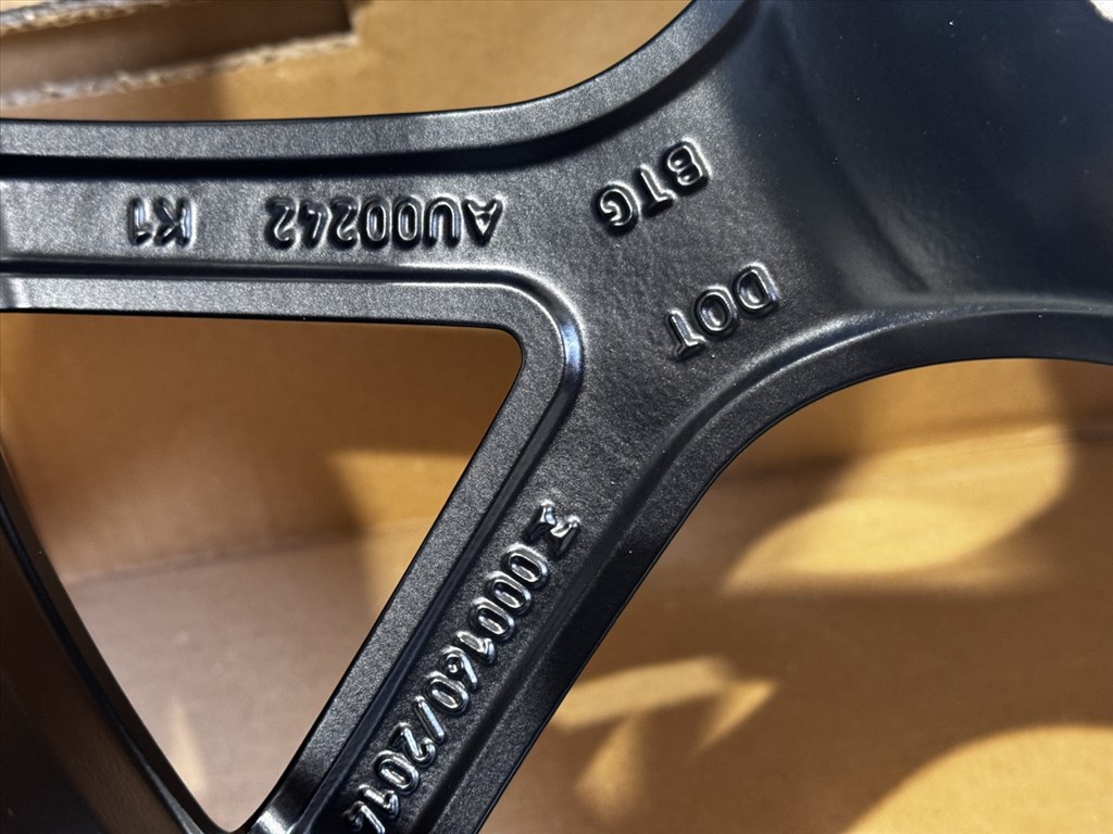 R19 Original audi 9J ET25 - 8Y0 601 025BP / 8Y0601025BP 1db alufelni felni 3. kép