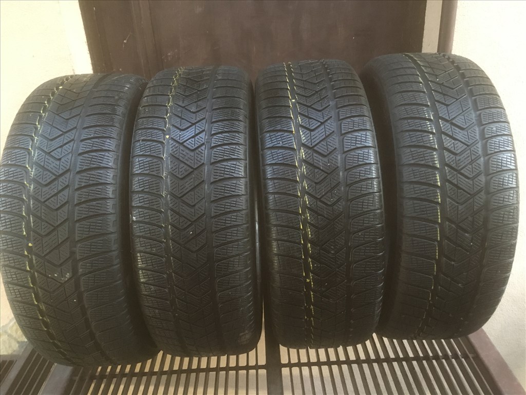  235/5519 használt Pirelli téli gumi 1. kép