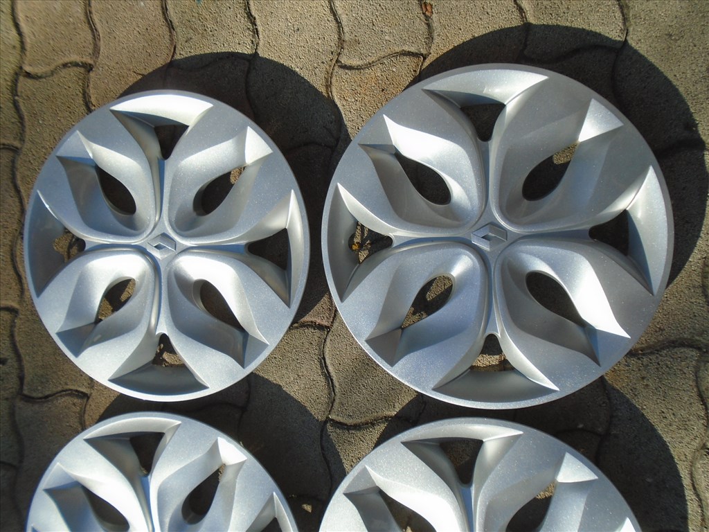 Renault 15" gyári dísztárcsa garnitúra eladó 3. kép