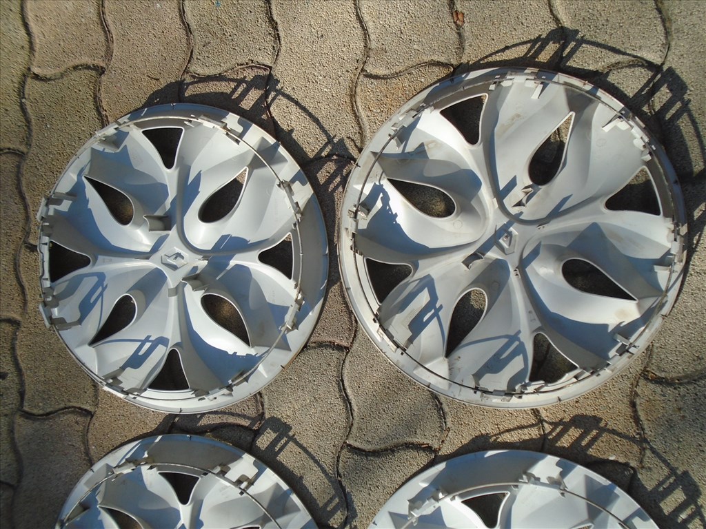 Renault 15" gyári dísztárcsa garnitúra eladó 5. kép