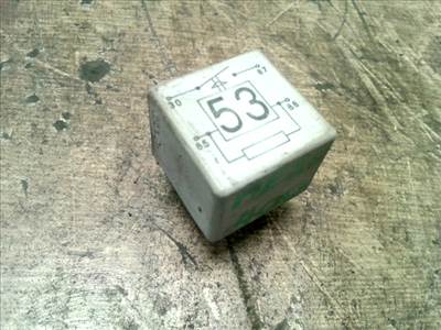 VOLKSWAGEN passat 96.10-00.10 b5 relé