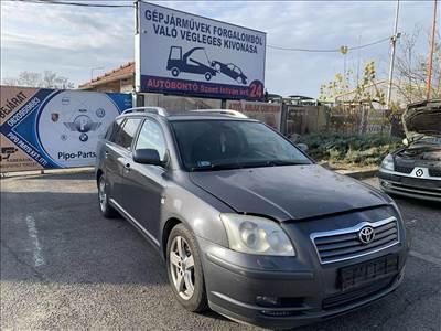 Toyota Avensis (T250) bontott alkatrészei