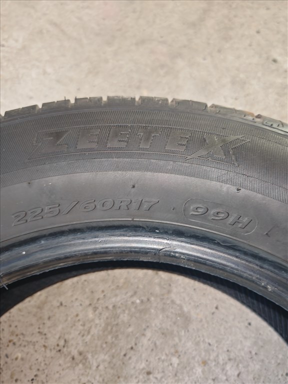  225/6017" újszerű Zeetex nyári gumi gumi 1. kép