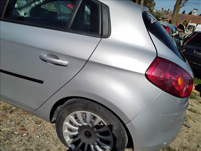 Fiat Bravo 1.9 JTD bal hátsó sárvédő 
