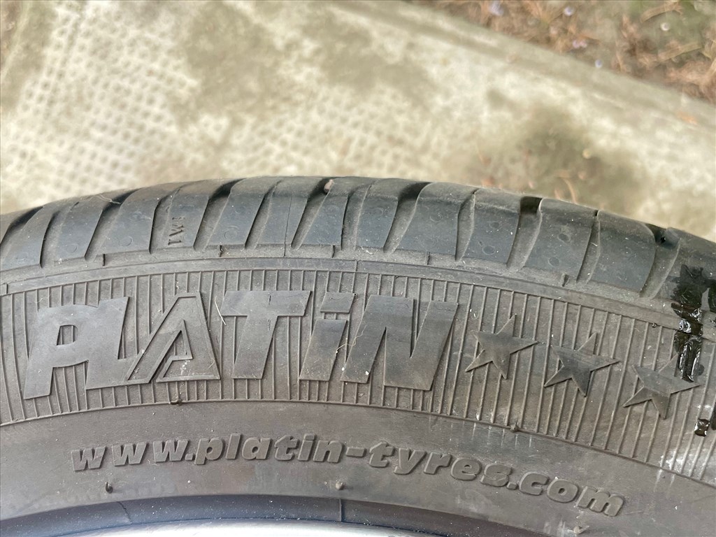  235/45 R18 Y XL  Barum BRAVURIS 5 újszerű nyári gumi DOT 0124 9. kép