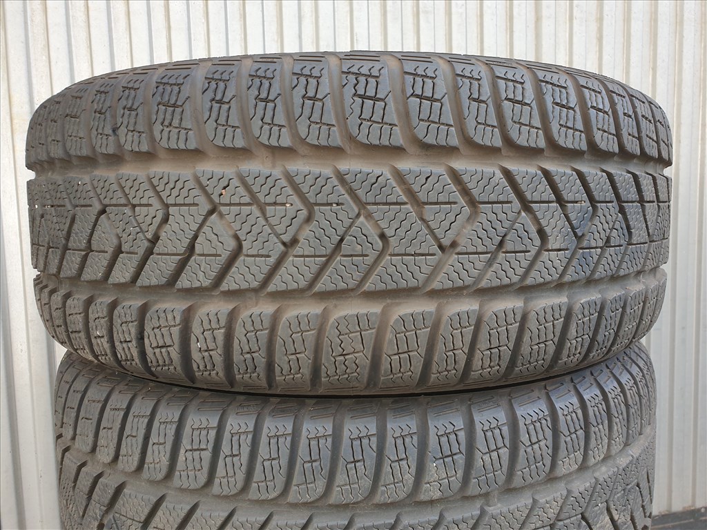  225/45 17 Pirelli Sottozero3 3. kép