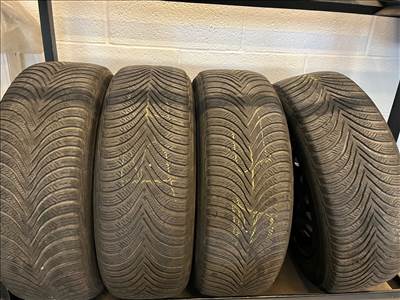  Renault Scenic II 16" lemezfelni, és 205/60 használt Michelin téli gumi