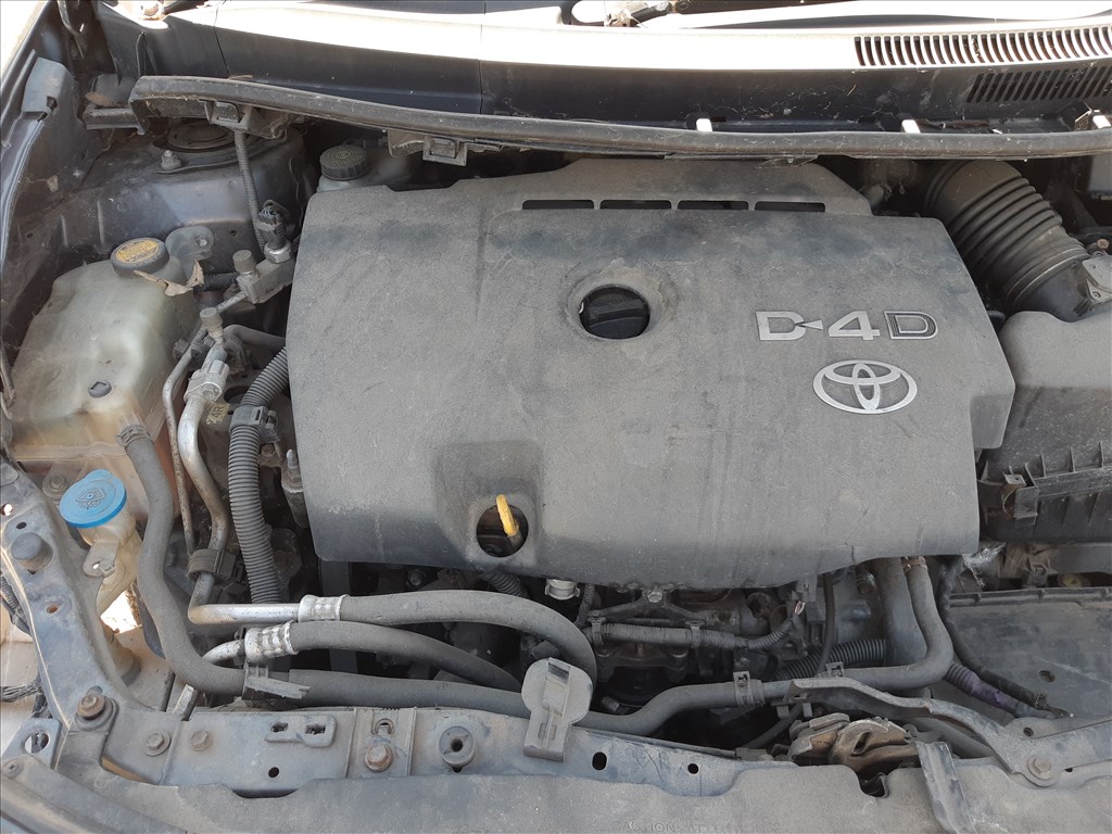 Bontásos: TOYOTA AURIS 2.0 D-4D 2007es Executive Motor egyben 1ad5304164 3. kép
