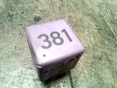 VOLKSWAGEN passat 96.10-00.10 b5 relé