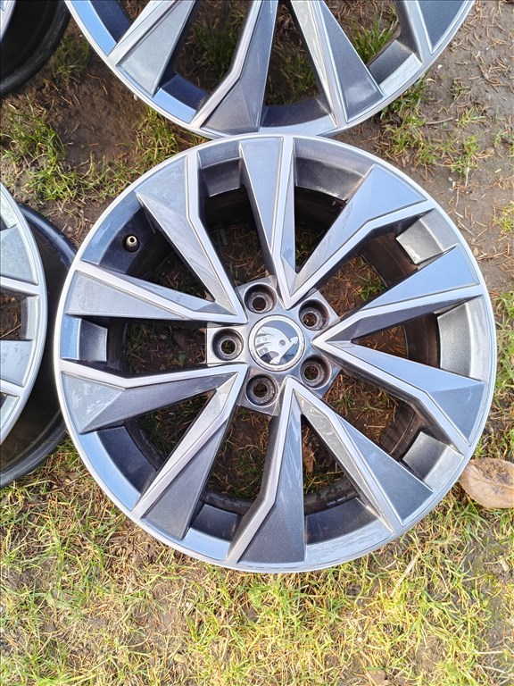  5x100 lyukosztású 7J 16" újszerű Skoda (gyári felni) alufelni 7. kép